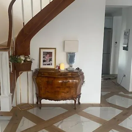 Mylandhouse Nyaraló